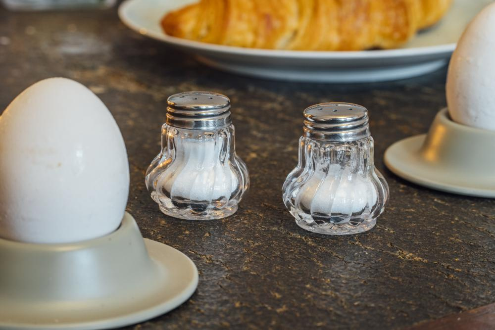 Set de condiments mini 2 salières et 2 poivrières, 3,5 x 4 cm | APS 40503