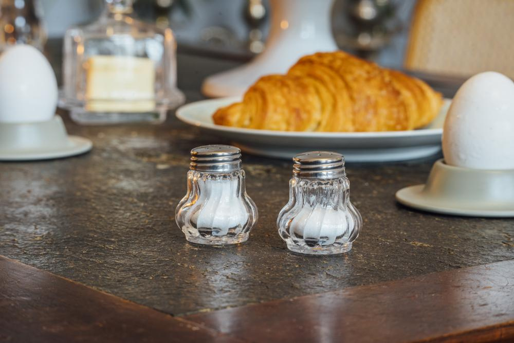 Set de condiments mini 2 salières et 2 poivrières, 3,5 x 4 cm | APS 40503