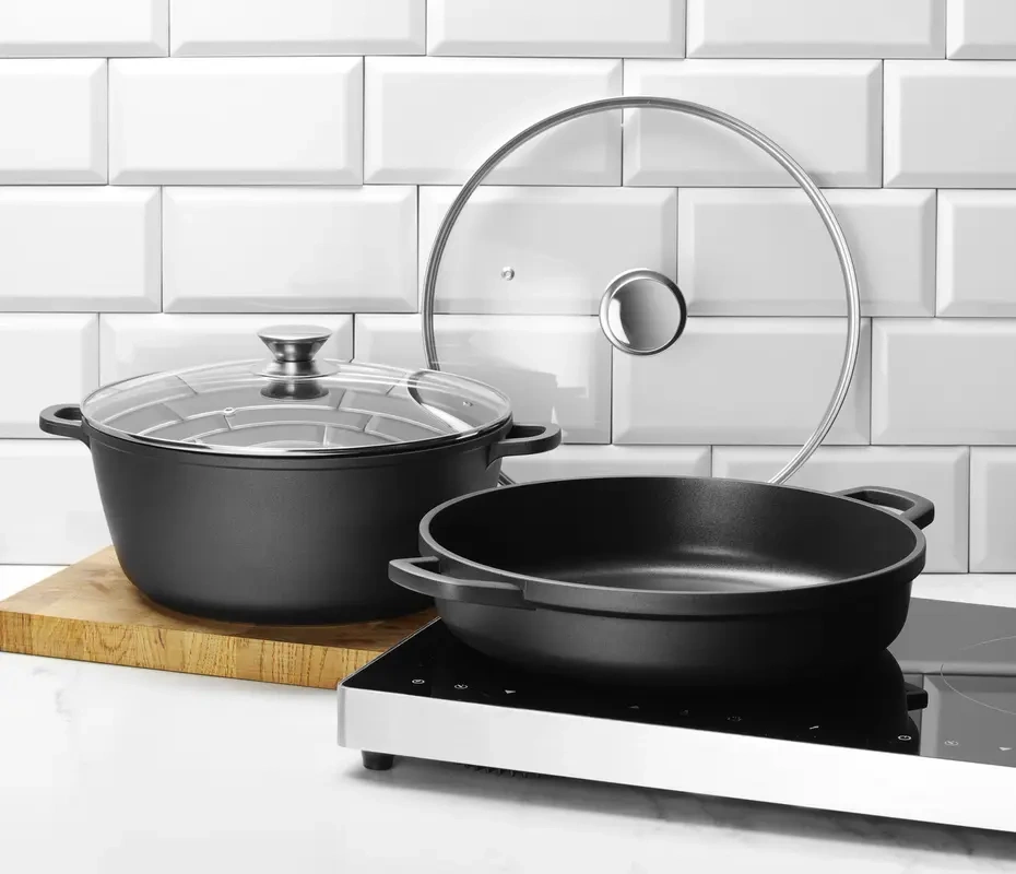 Casserole avec revêtement antiadhésif, 4,3 L, noir, 42,5x33,2x(H)7 cm | HENDI 611012