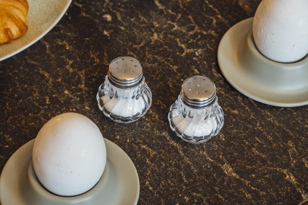 Set de condiments mini 2 salières et 2 poivrières, 3,5 x 4 cm | APS 40503