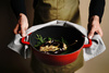 Cocotte en fonte avec couvercle rouge - cap. 4L l HENDI 626849