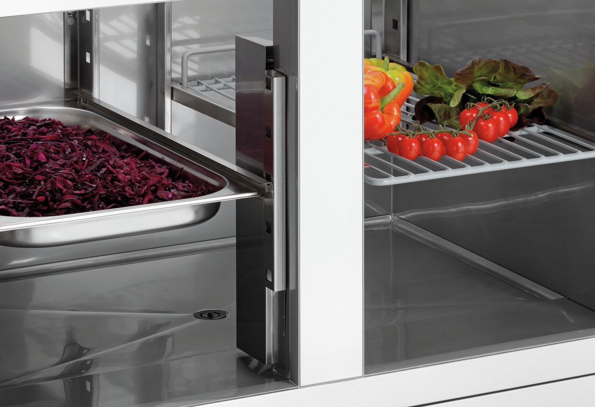 Table réfrigérée à salade 2 portes avec groupe logé en bas 900T2GL | BASTSCHER 200575