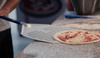 Pelle à pizza rectangulaire, perforée en aluminium anodisé | GI.METAL A-32RFX/180